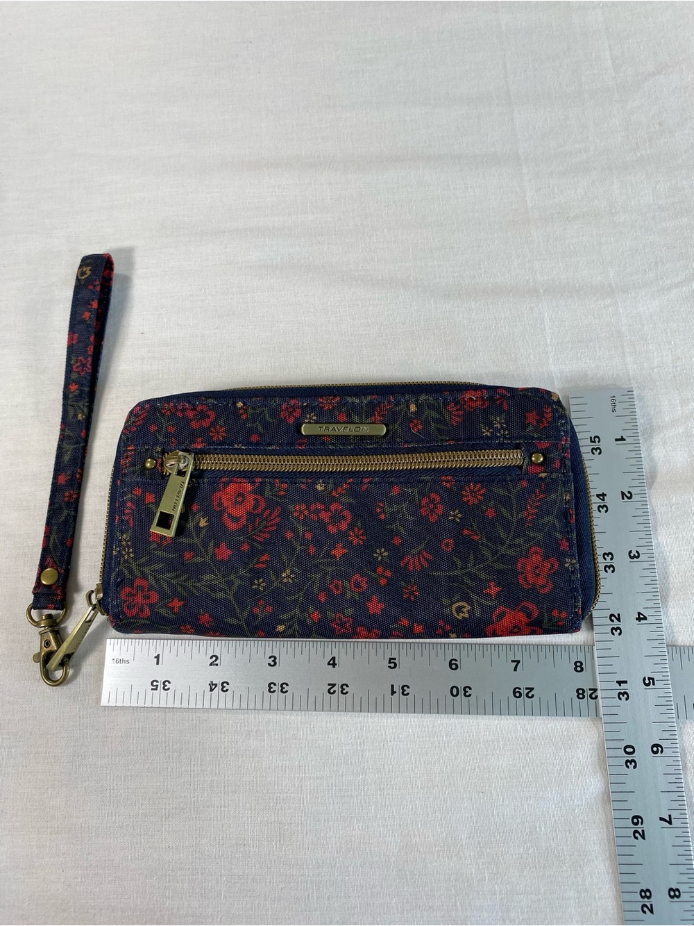 Travelon RFID-blocking Navy Blue Floral Wristlet Wallet Billfold
